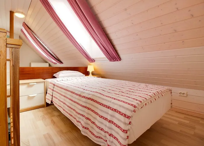 Kasekese Holiday With Sauna And Garden بيت للعطل كوريسارِ